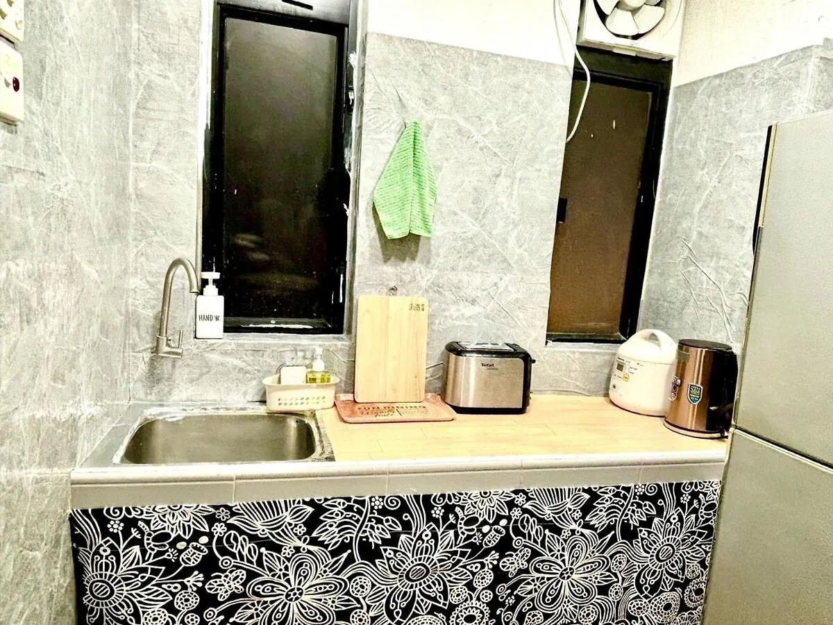Cozy Bachelor In PmQ with Rooftop Hong Kong China