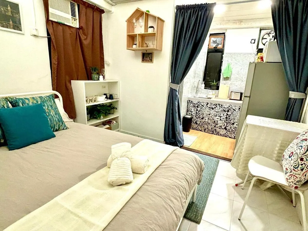 Cozy Bachelor In PmQ with Rooftop Hong Kong 0*,